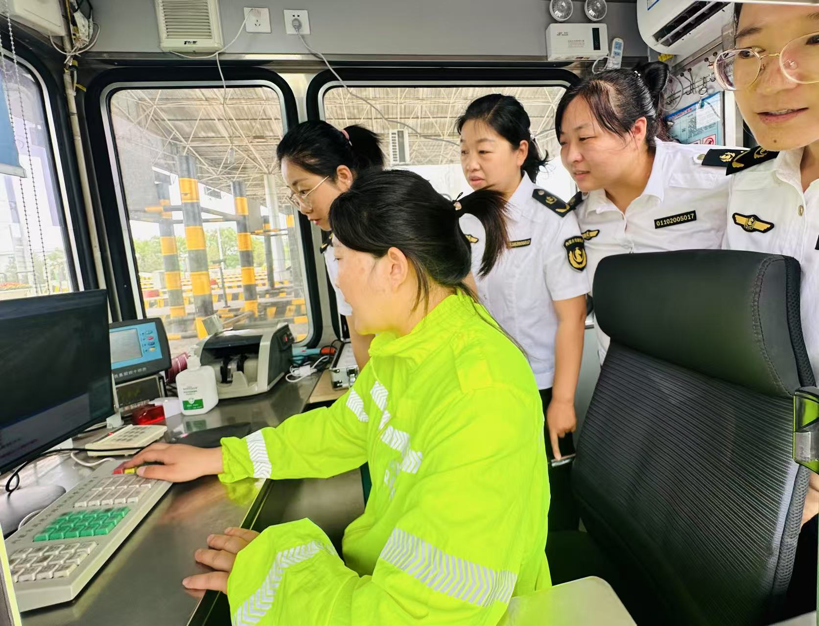 女人与公狍交酡女免费