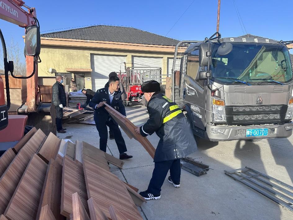 女人与公狍交酡女免费