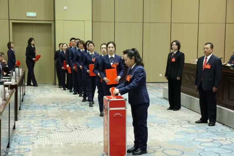 女人与公狍交酡女免费