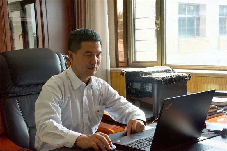 女人与公狍交酡女免费