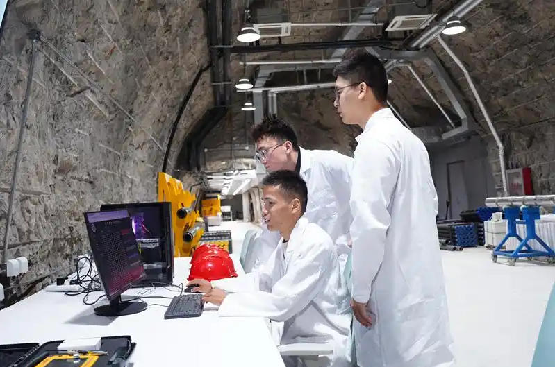 女人与公狍交酡女免费