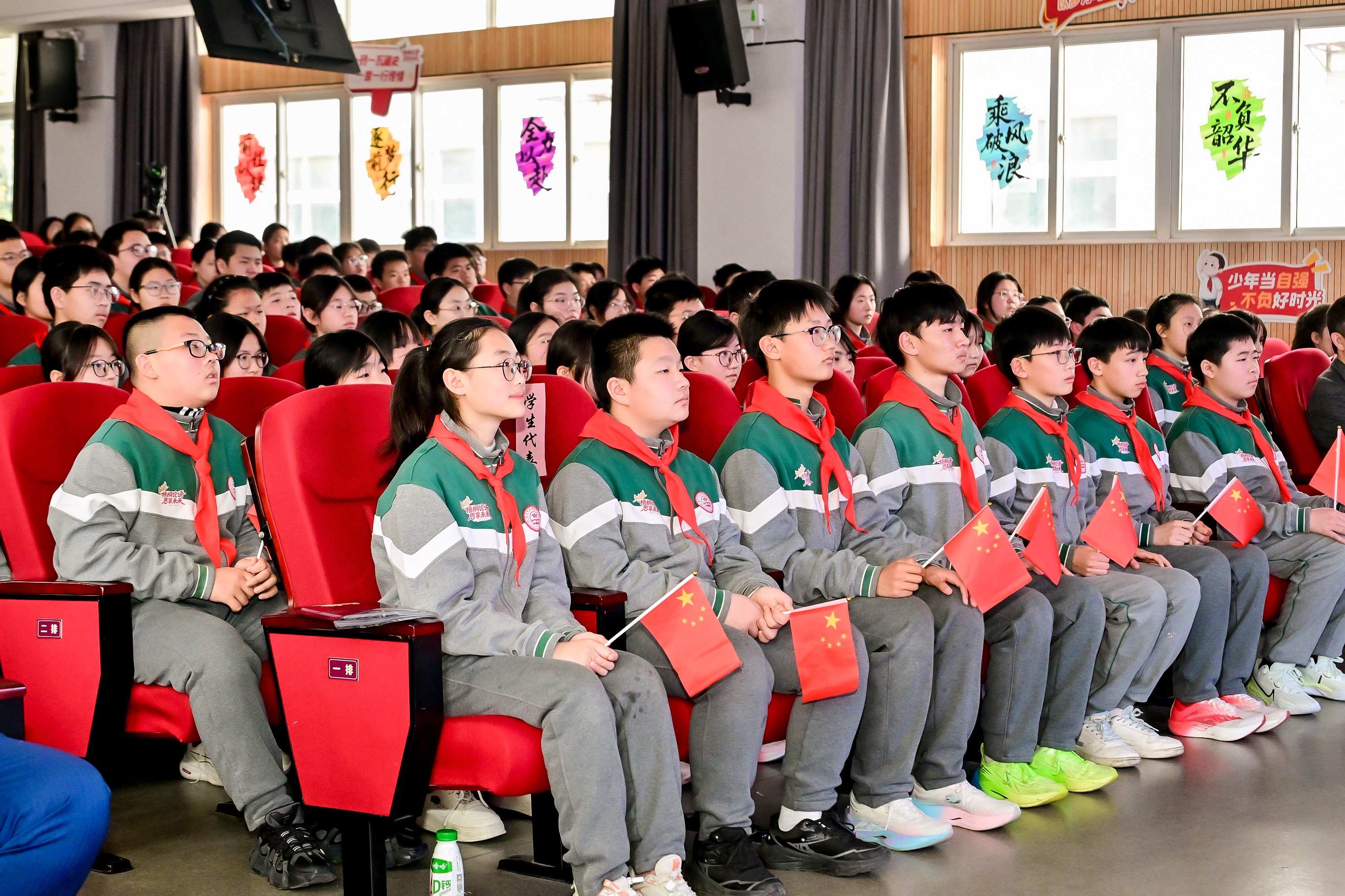 女人与公狍交酡女免费