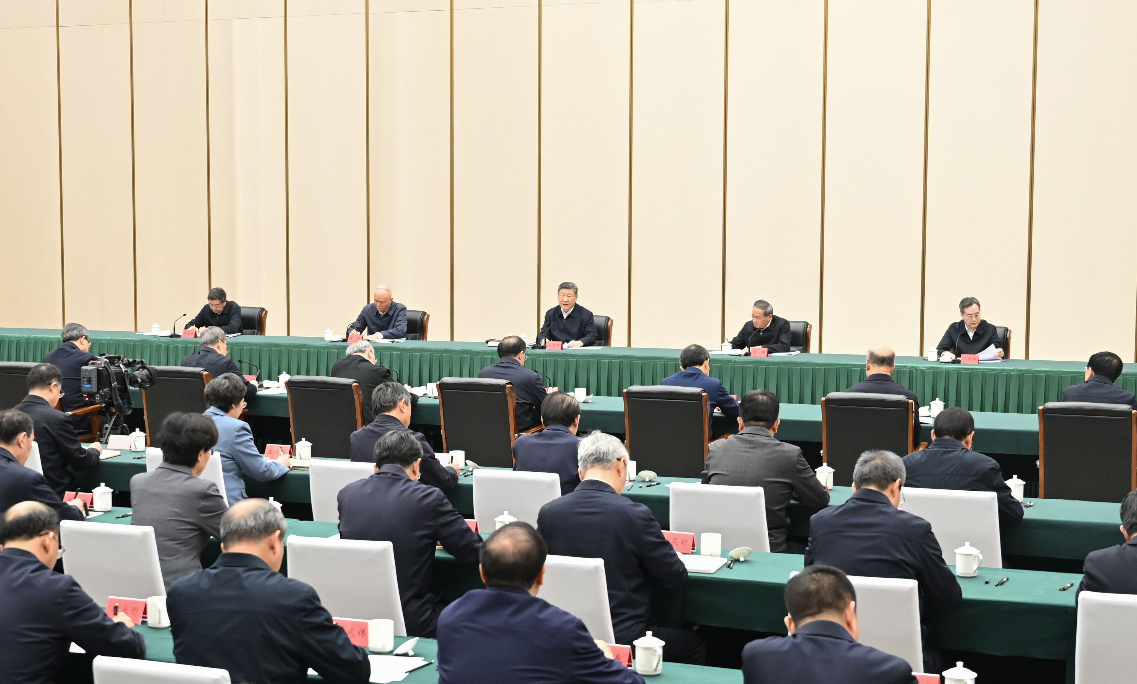 女人与公狍交酡女免费