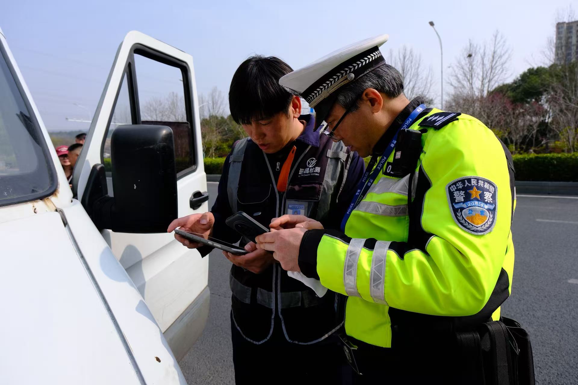 女人与公狍交酡女免费