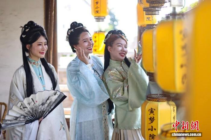 女人与公狍交酡女免费