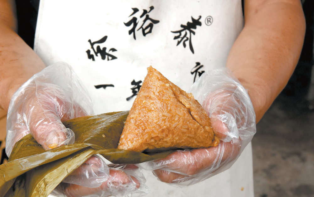 女人与公狍交酡女免费
