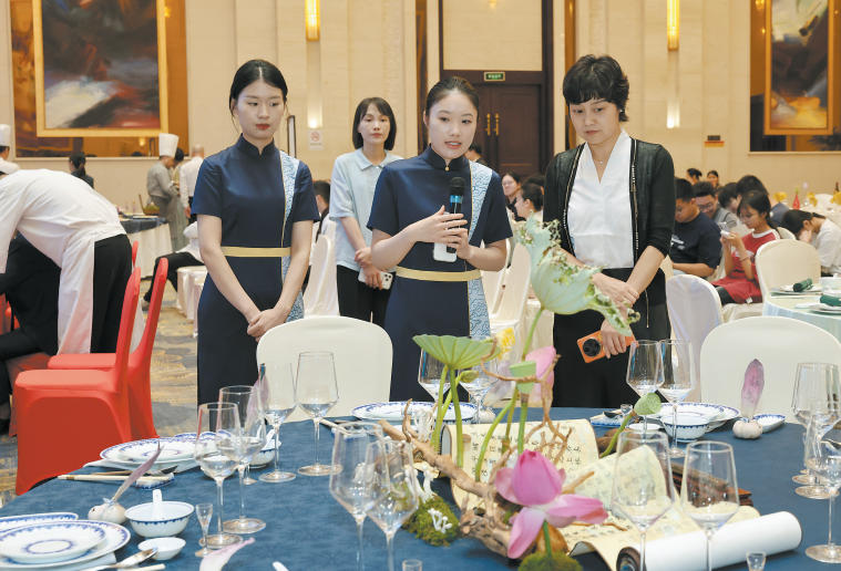 女人与公狍交酡女免费