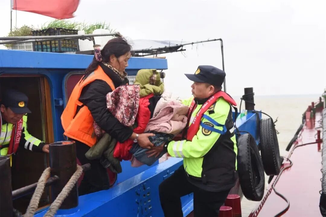 女人与公狍交酡女免费