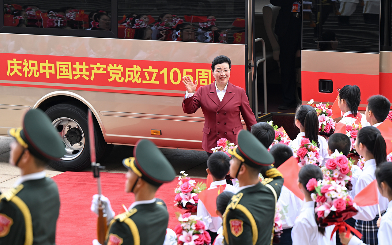 女人与公狍交酡女免费